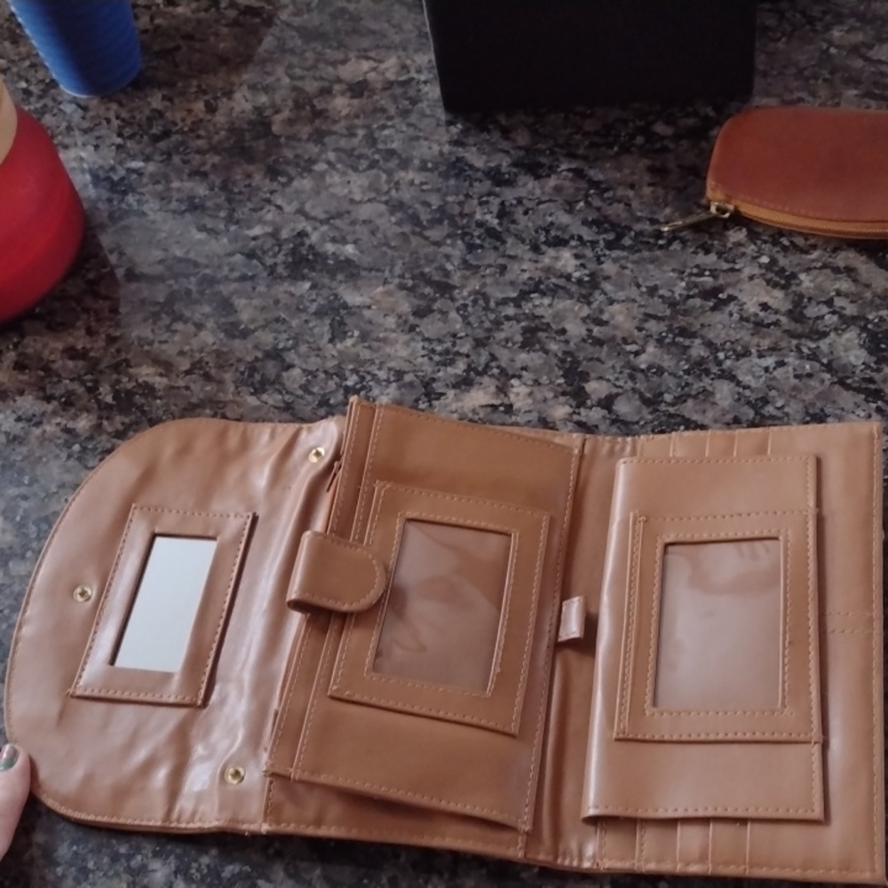 Purse - Picture 2 of 2